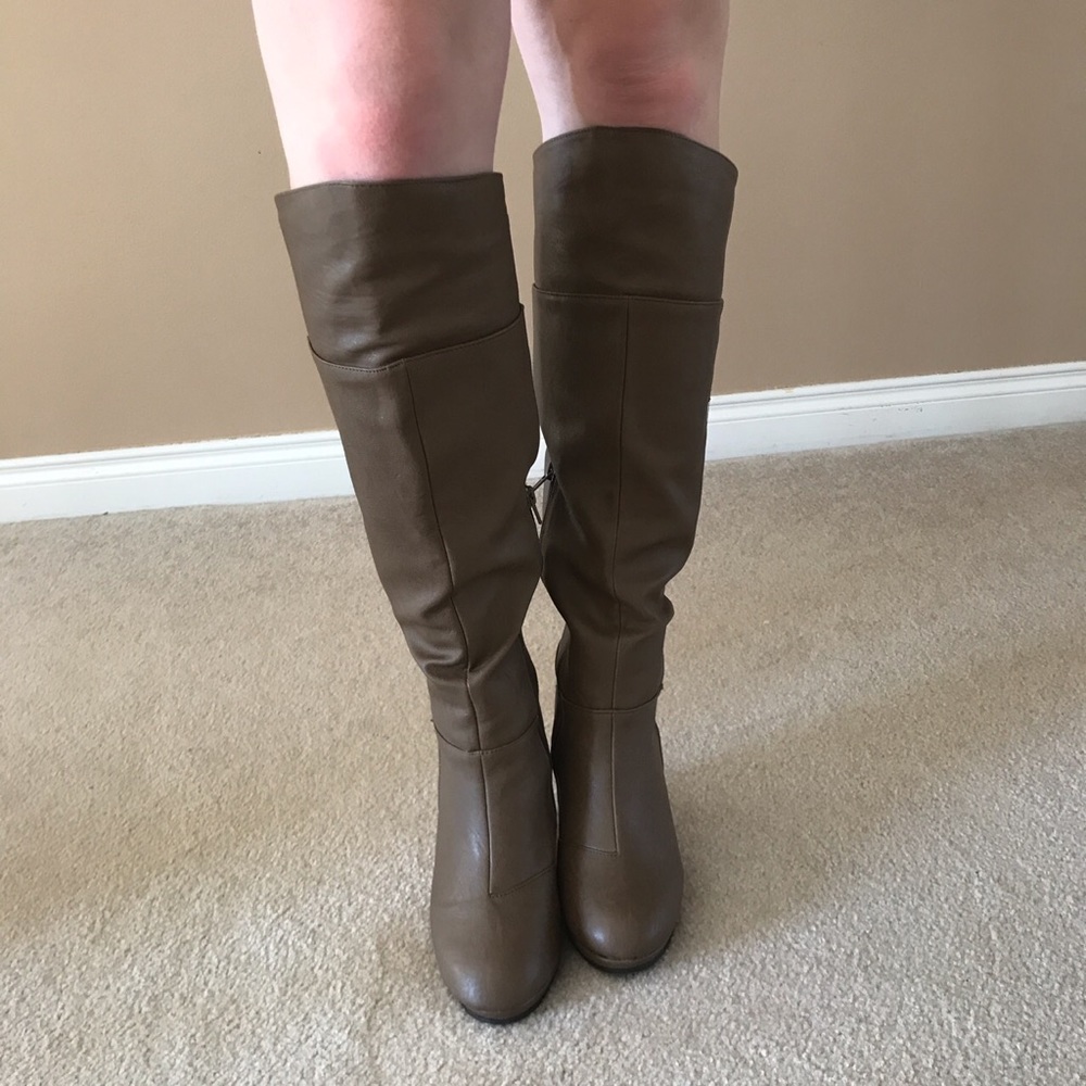 Taupe boots - Picture 2 of 3